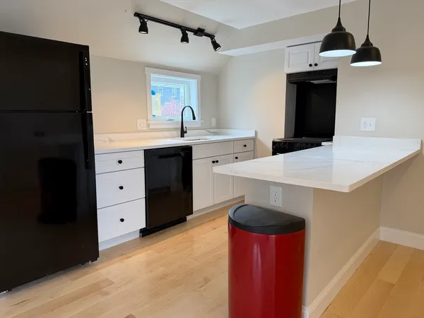 $2,200 | 15 River Street, Unit 2, Beverly, MA 01915