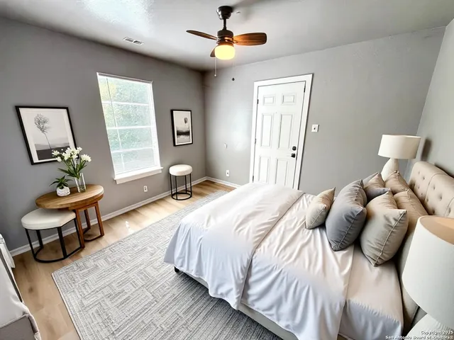 $1,299 | 1834 Center Street, San Antonio, TX 78202