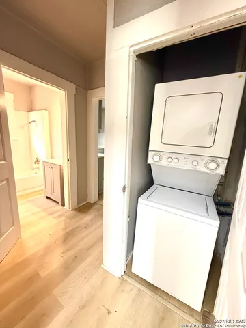 $1,299 | 1834 Center Street, San Antonio, TX 78202