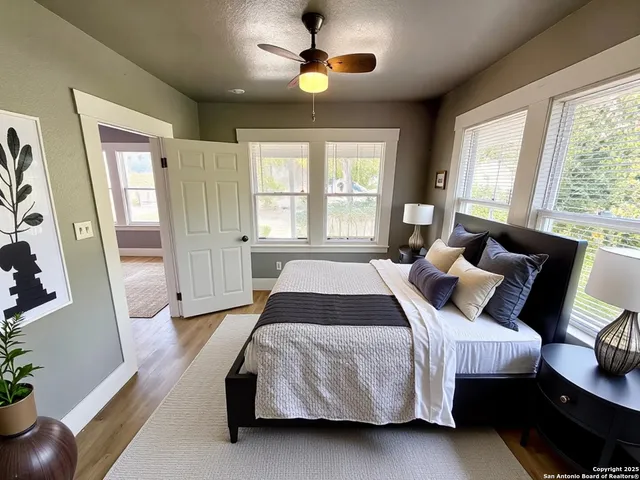 $1,299 | 1834 Center Street, San Antonio, TX 78202