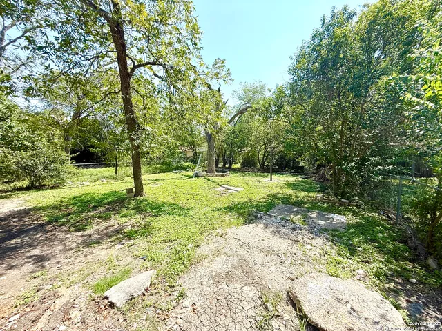 $1,299 | 1834 Center Street, San Antonio, TX 78202