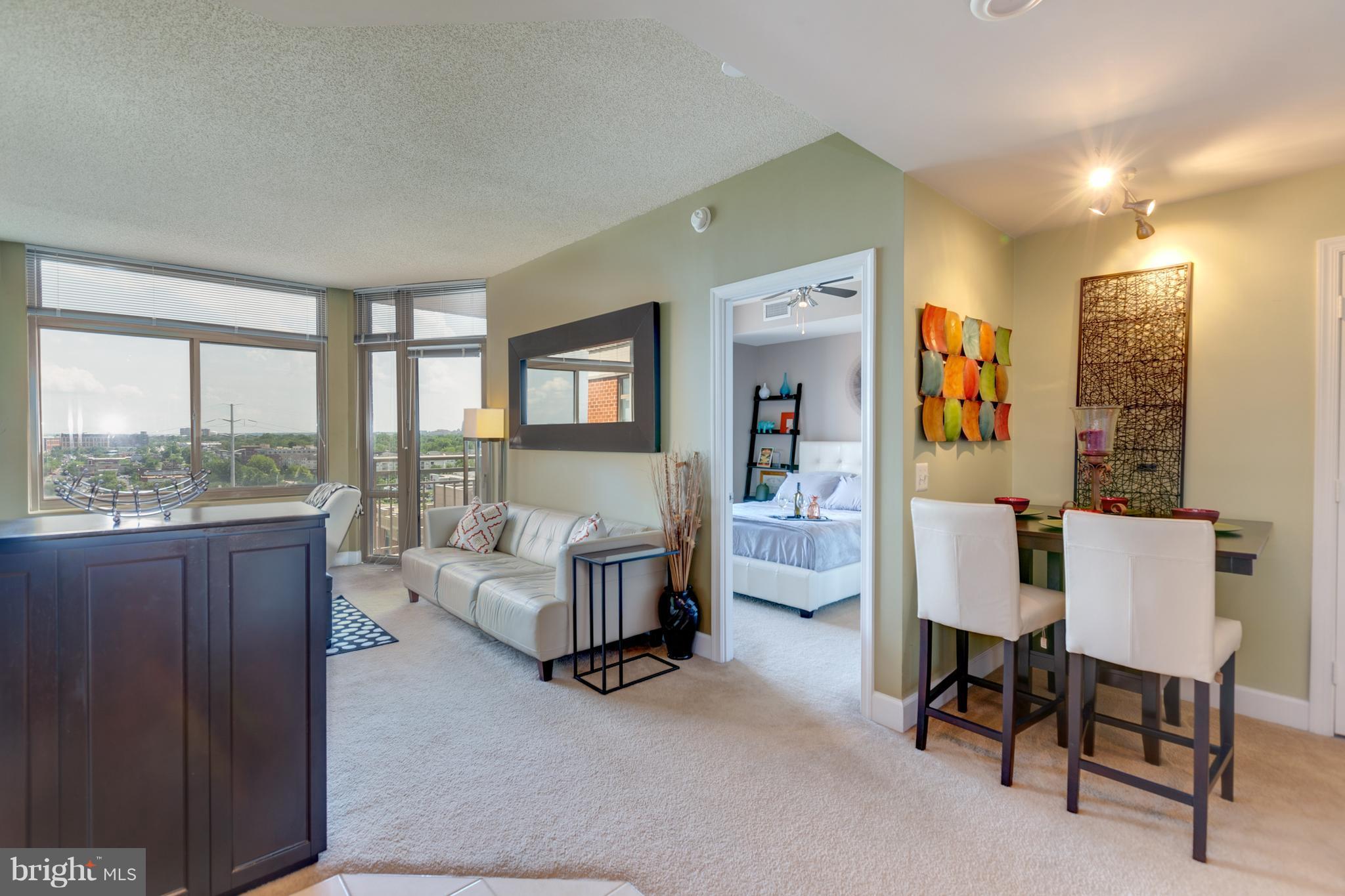 3600 South Glebe Road, Unit 921W Arlington, VA 22202 - Photo 15 of 30 Living Room
