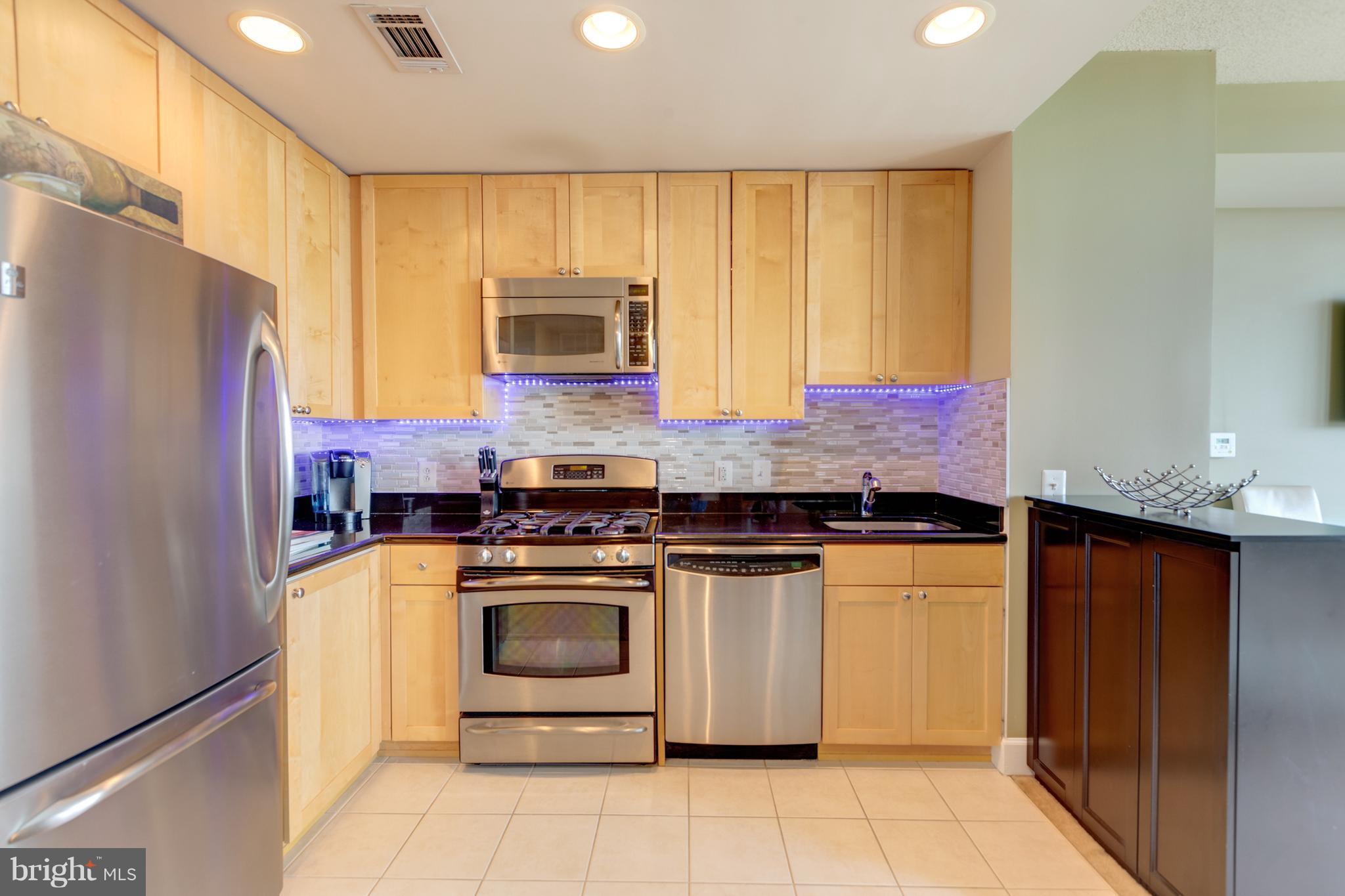 3600 South Glebe Road, Unit 921W Arlington, VA 22202 - Photo 4 of 30 Kitchen