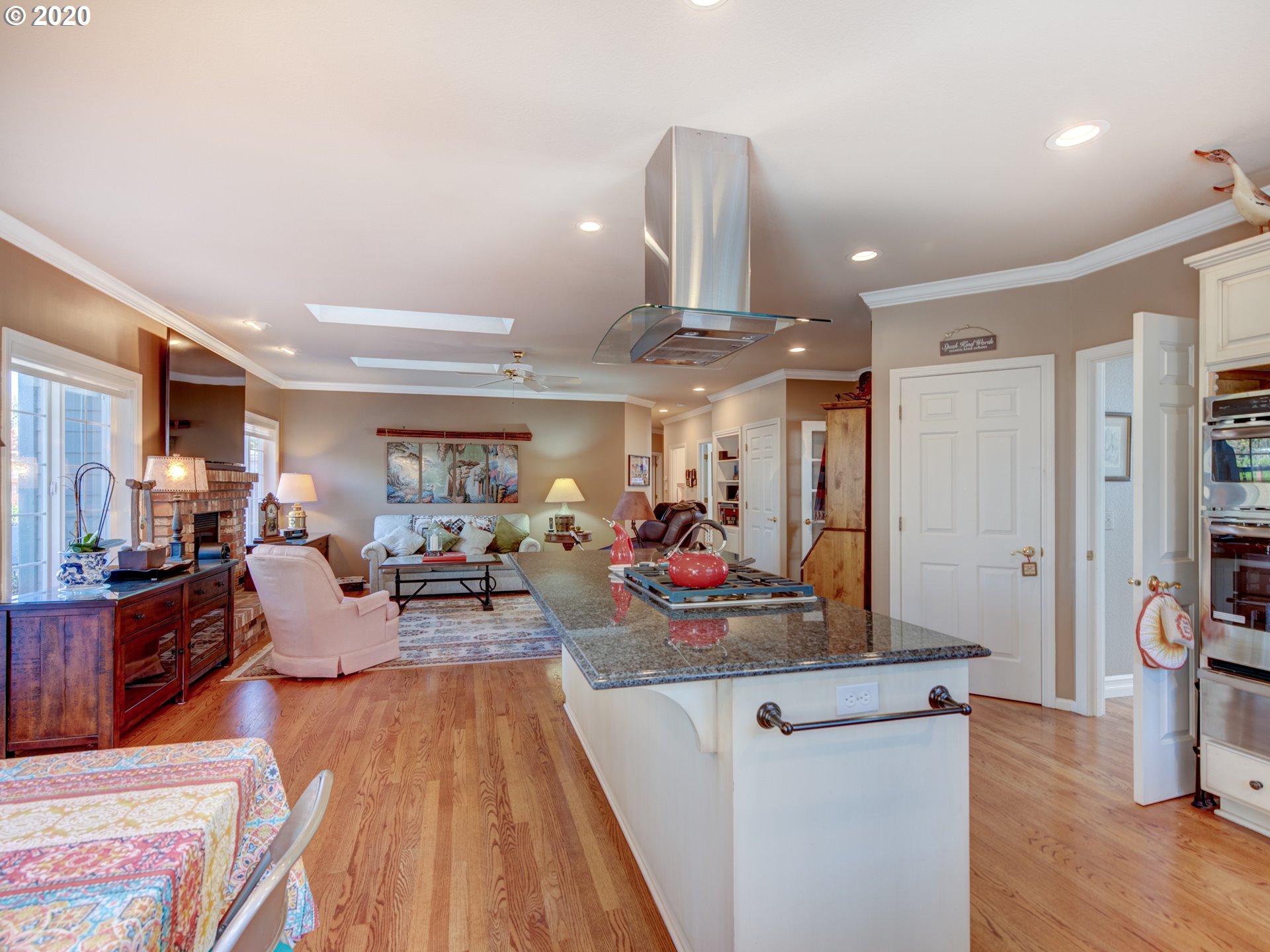 3363 Hampton Way Eugene, OR 97401 - Photo 8 of 32