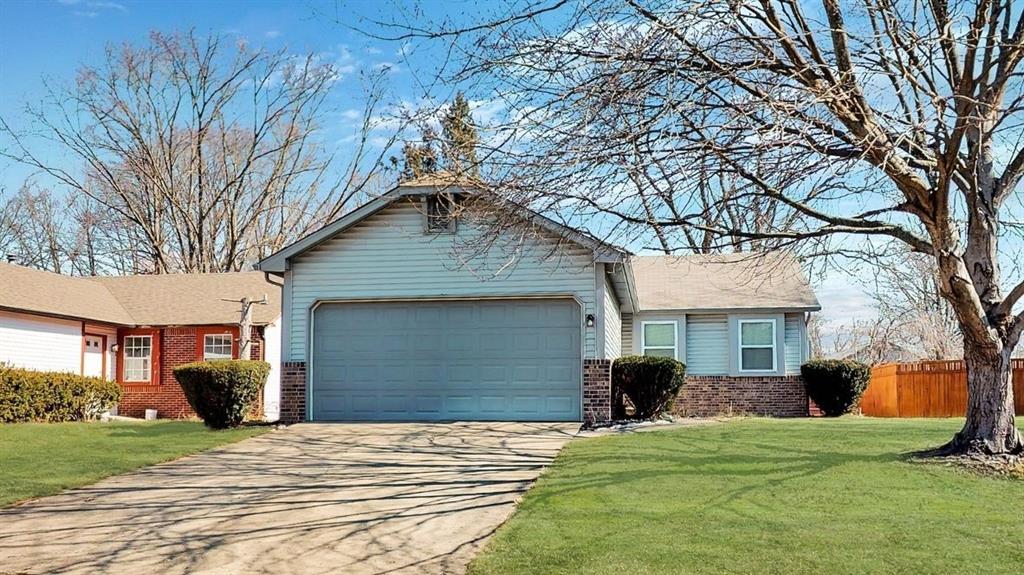 9205 Warwick Road Indianapolis, IN 46240 - Photo 1 of 26