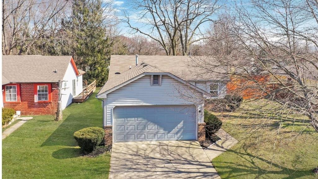 9205 Warwick Road Indianapolis, IN 46240 - Photo 2 of 26