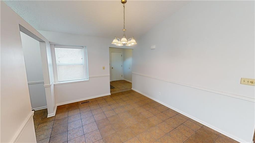 9205 Warwick Road Indianapolis, IN 46240 - Photo 4 of 26
