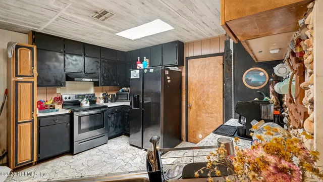 $170,000 | 130 Lakeview Way, Interlachen, FL 32148