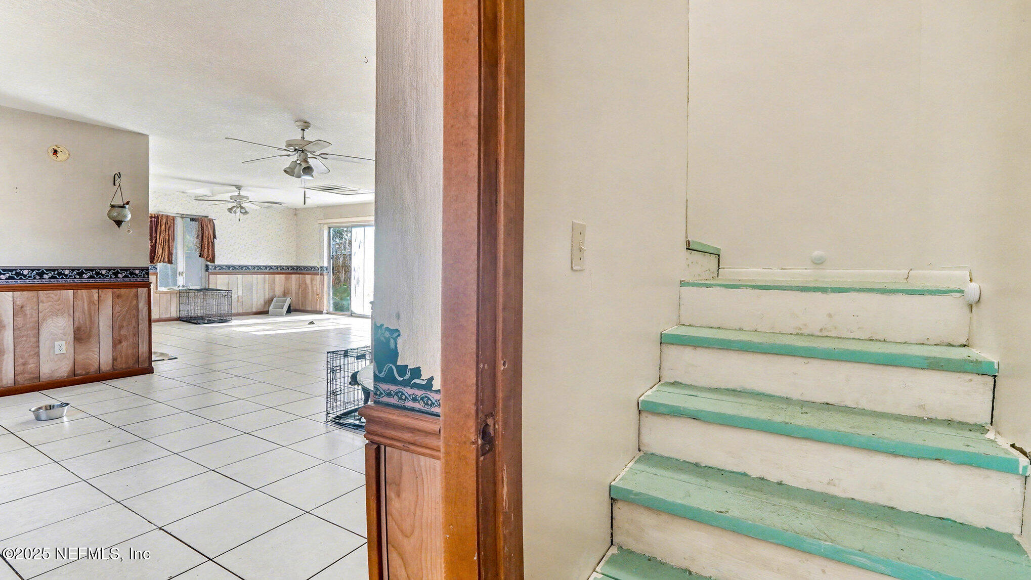 130 Lakeview Way Interlachen, FL 32148 - Photo 10 of 29 a view of living room with furniture and wooden floor