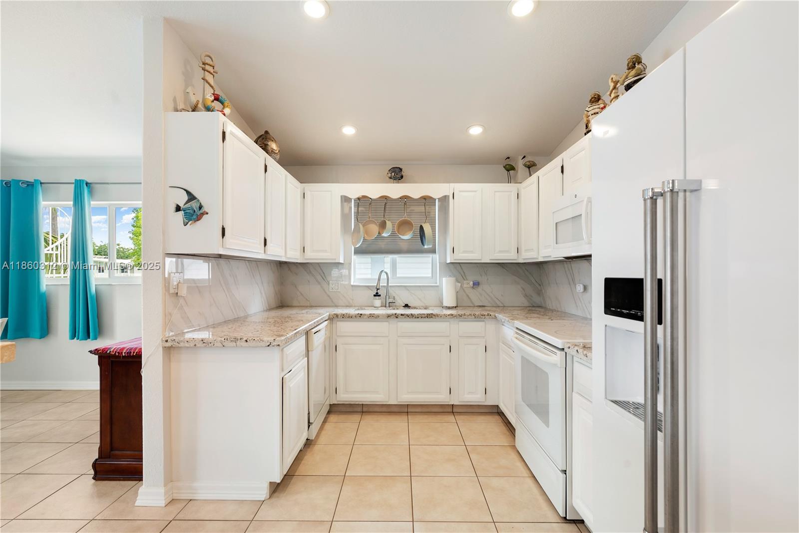 1210 Cactus Street Key Largo, FL 33037 - Photo 12 of 41