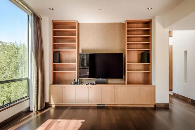 $25,000 | 2510 Skyfarm Drive, Hillsborough, CA 94010