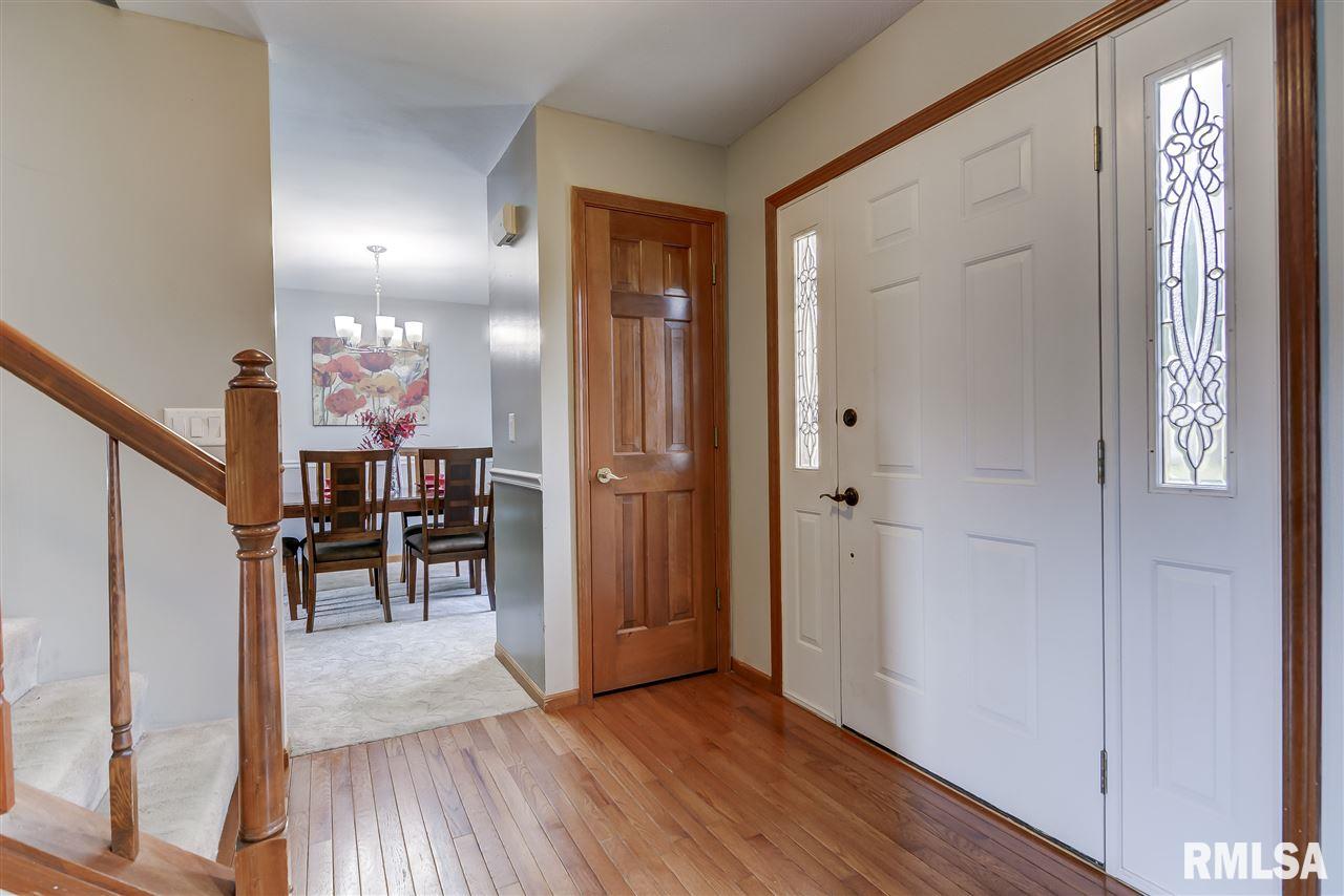 1108 Equestrian Lane Springfield, IL 62712 - Photo 2 of 35