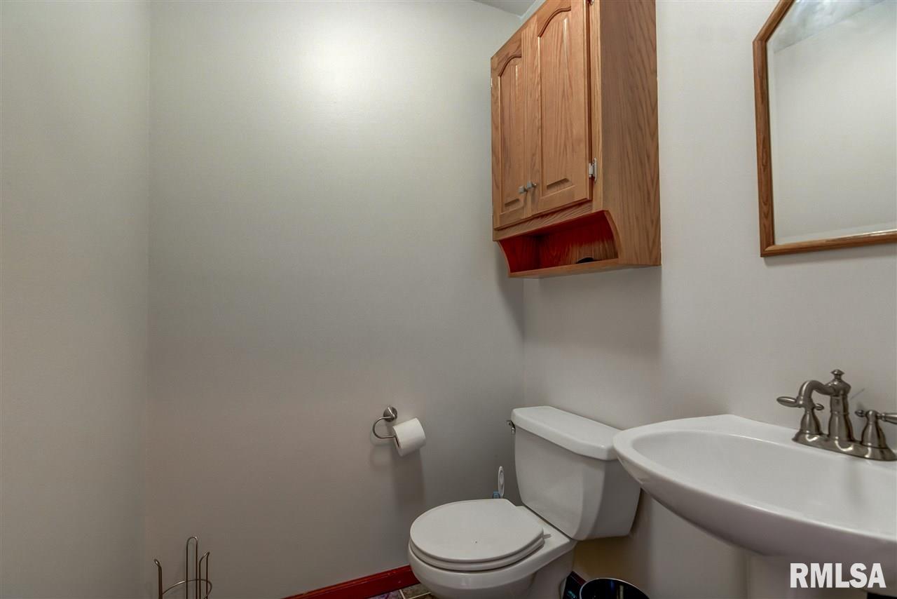 1108 Equestrian Lane Springfield, IL 62712 - Photo 19 of 35