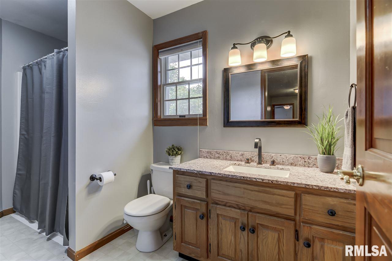 1108 Equestrian Lane Springfield, IL 62712 - Photo 28 of 35