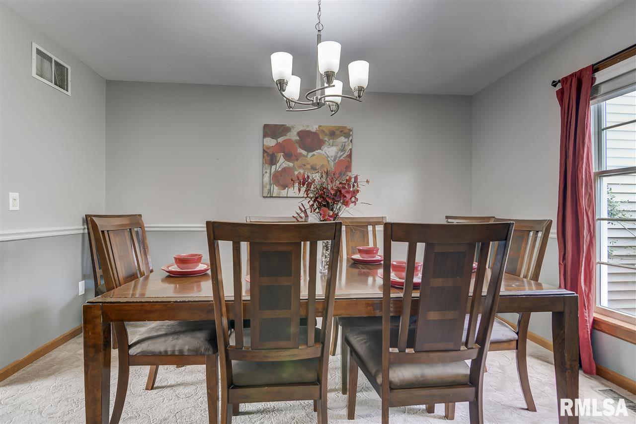 1108 Equestrian Lane Springfield, IL 62712 - Photo 7 of 35