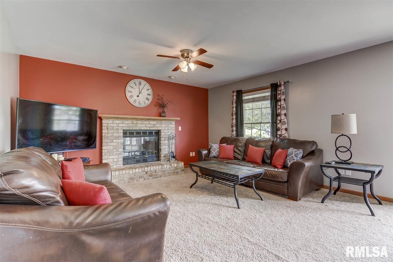 1108 Equestrian Lane Springfield, IL 62712 - Photo 8 of 35