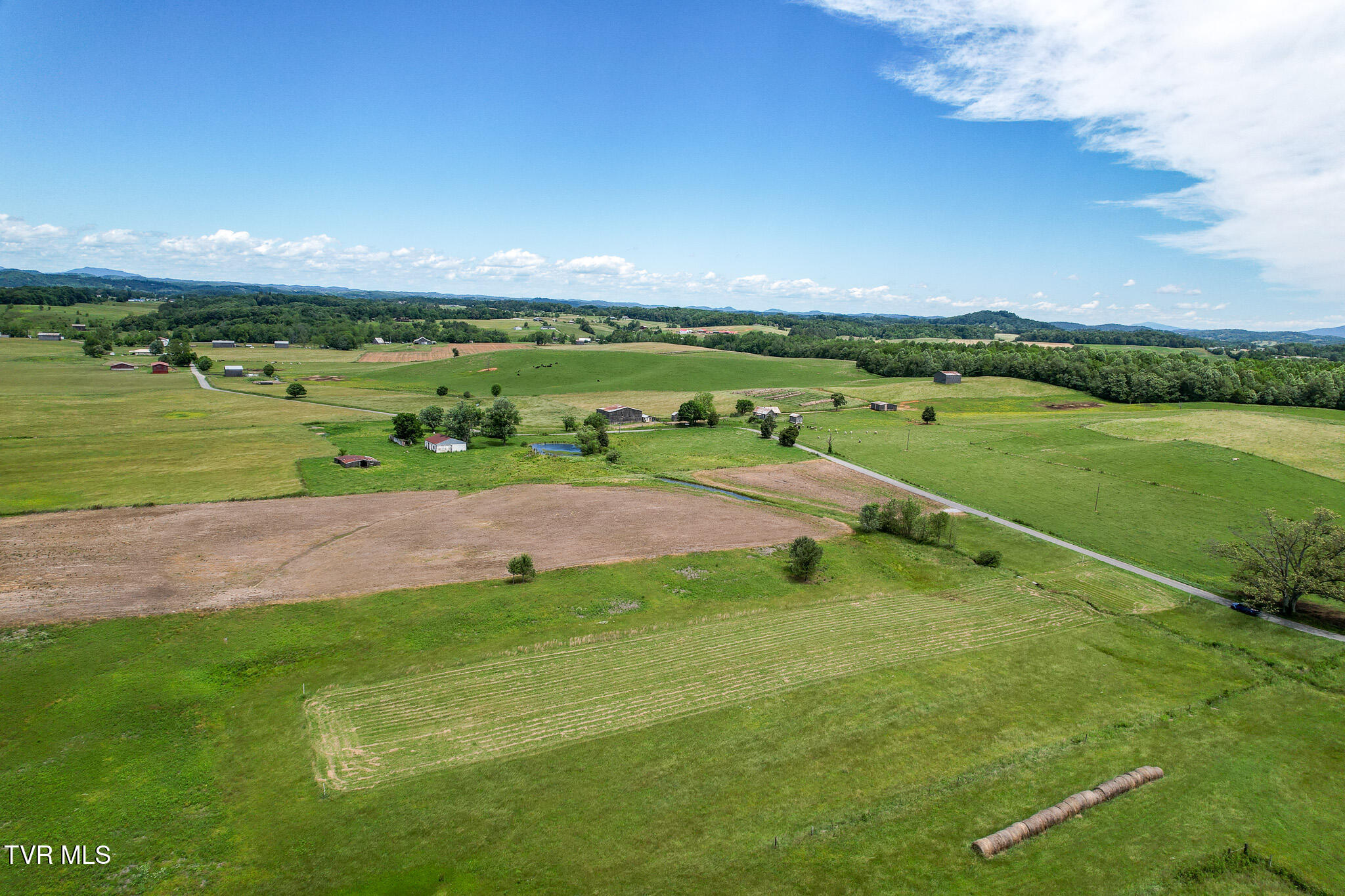 379 Shaw Road, Unit 7 Chuckey, TN 37641 - Photo 14 of 16 DJI_0885