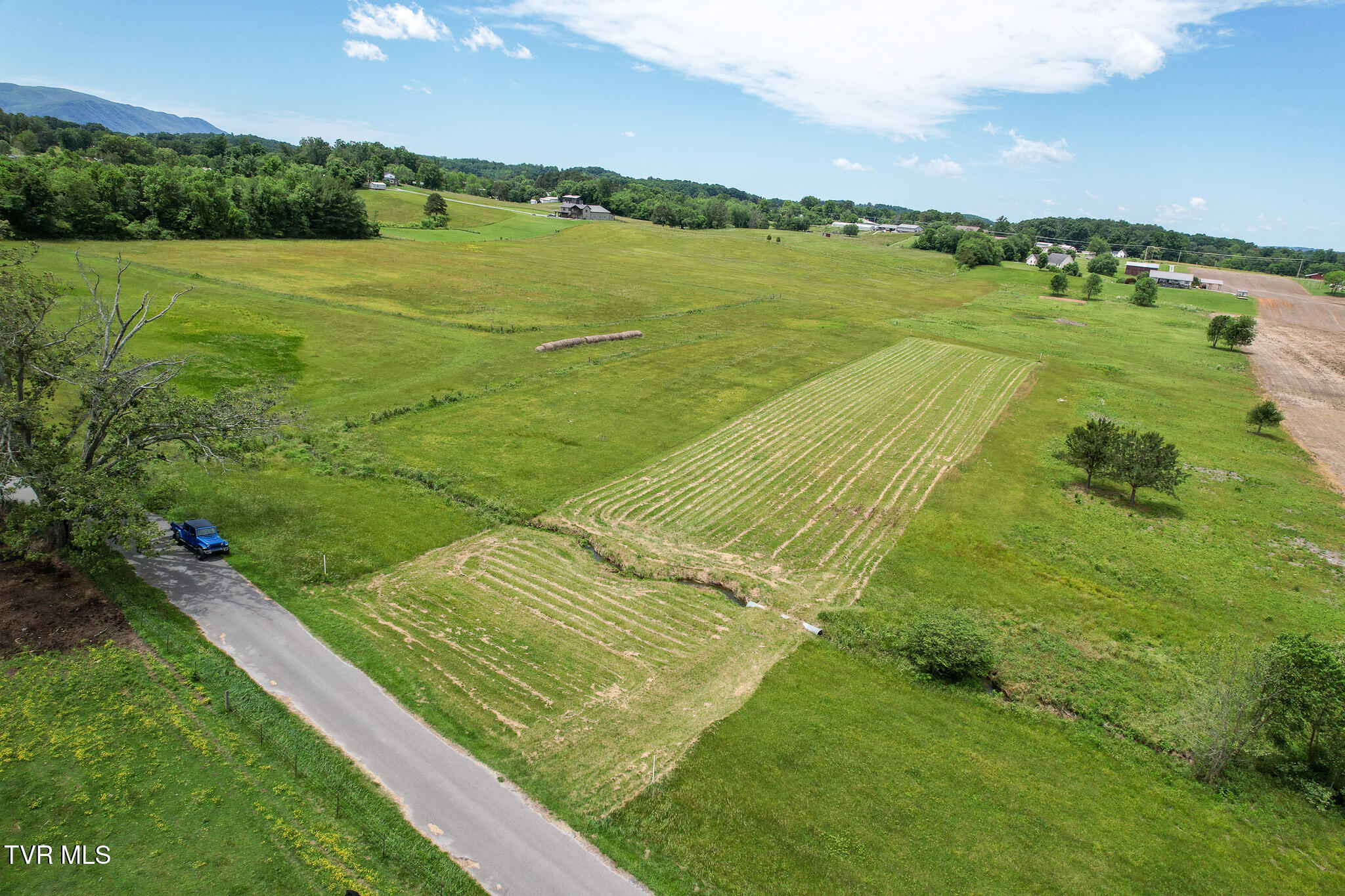 379 Shaw Road, Unit 7 Chuckey, TN 37641 - Photo 4 of 16 DJI_0860