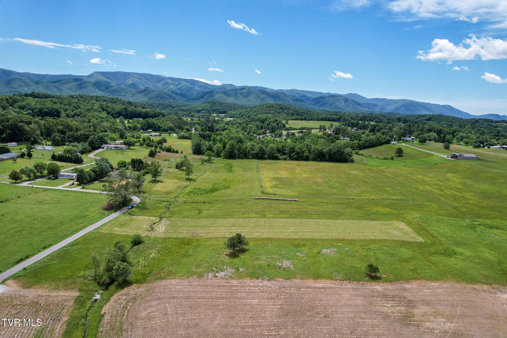 379 Shaw Road, Unit 7 Chuckey, TN 37641 - Photo 8 of 16 DJI_0871
