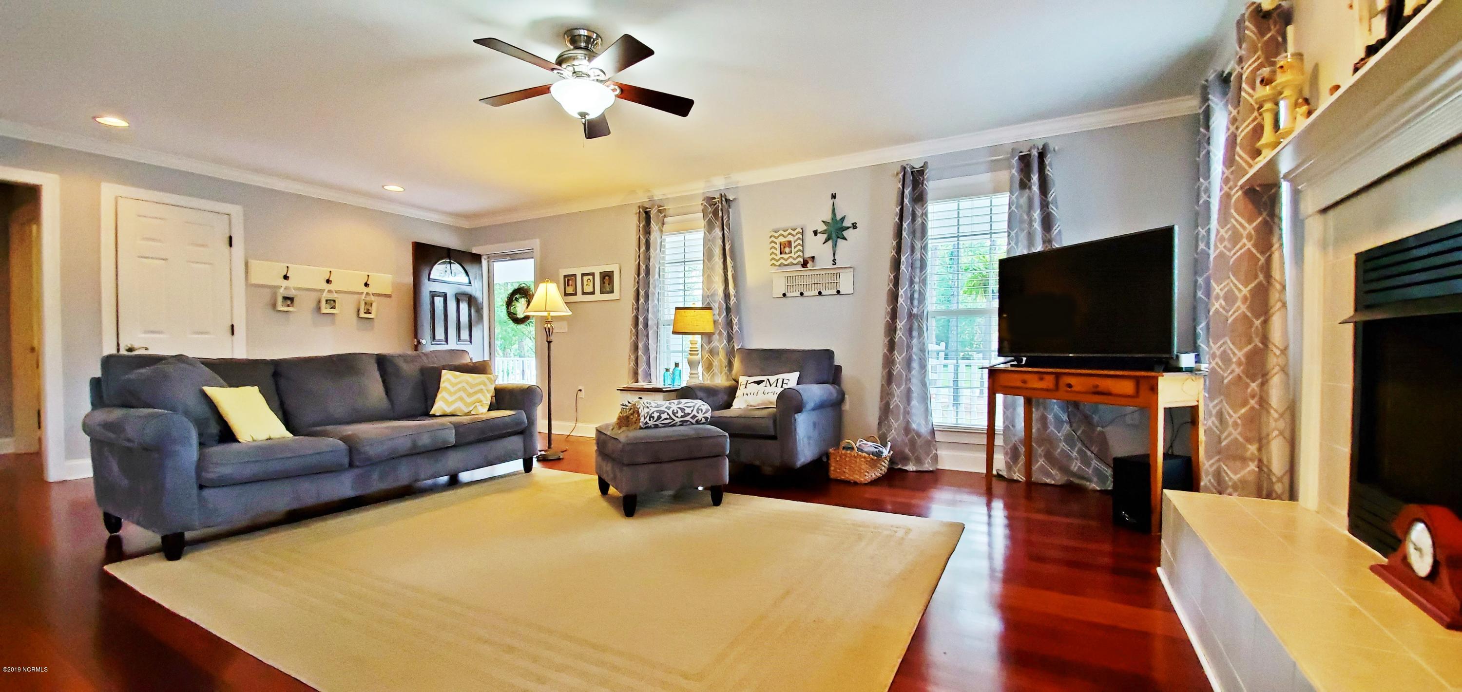 103 Spring Chase Lane Rocky Point, NC 28457 - Photo 3 of 30 103 Spring Chase Ln 3
