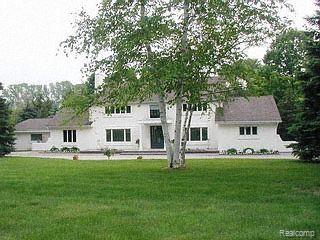 730 Wattles Road Bloomfield Hills, MI 48304 - Photo 1 of 7 Property Exterior