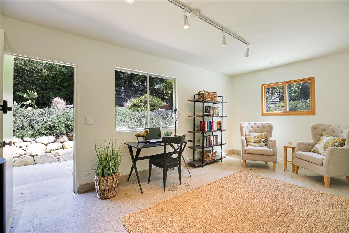 5134 Cathedral Oaks Road Santa Barbara, CA 93111 - Photo 23 of 30 Office with private entrance 39-039