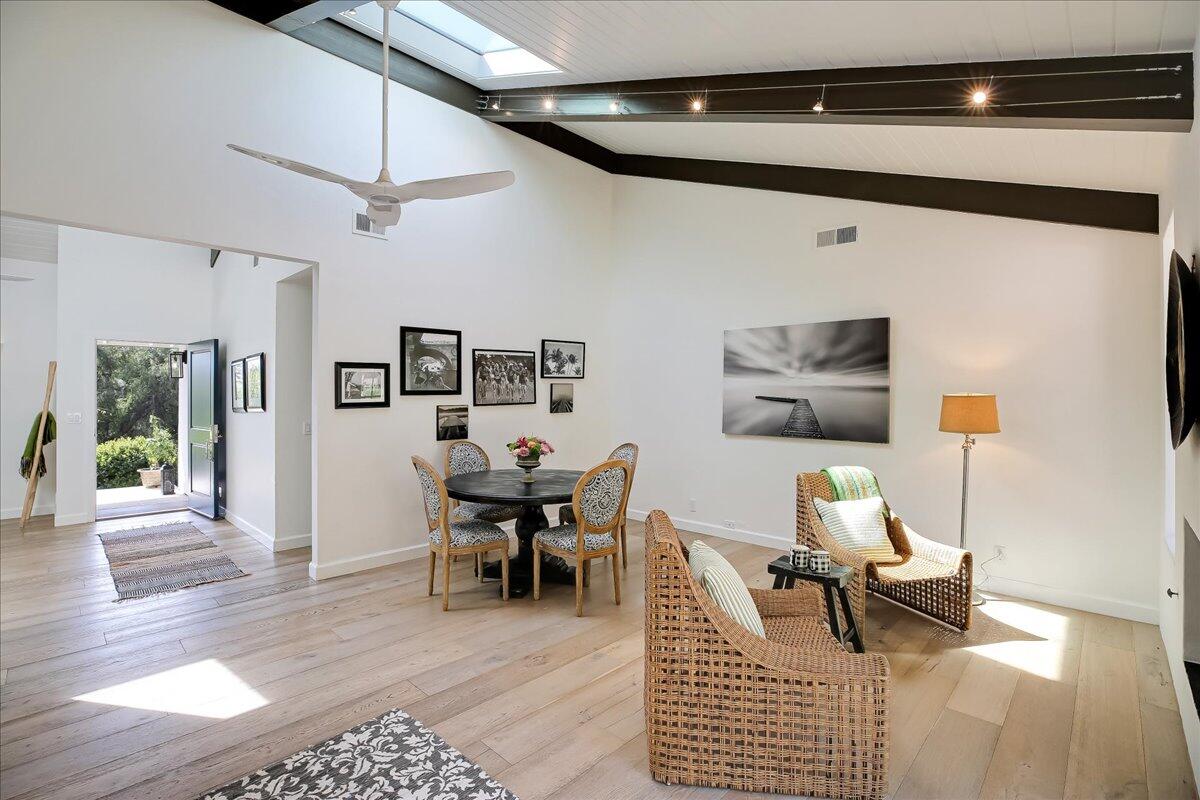 Family room with skylights 35-035