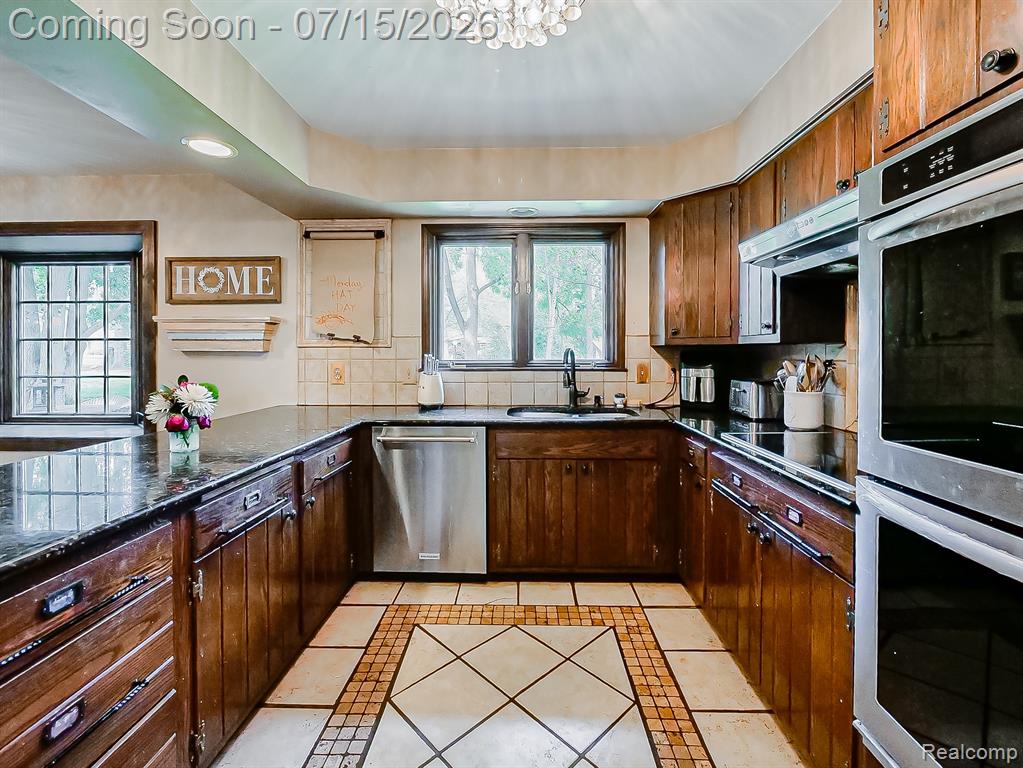 6730 Meadowlake Road Bloomfield Hills, MI 48301 - Photo 4 of 72