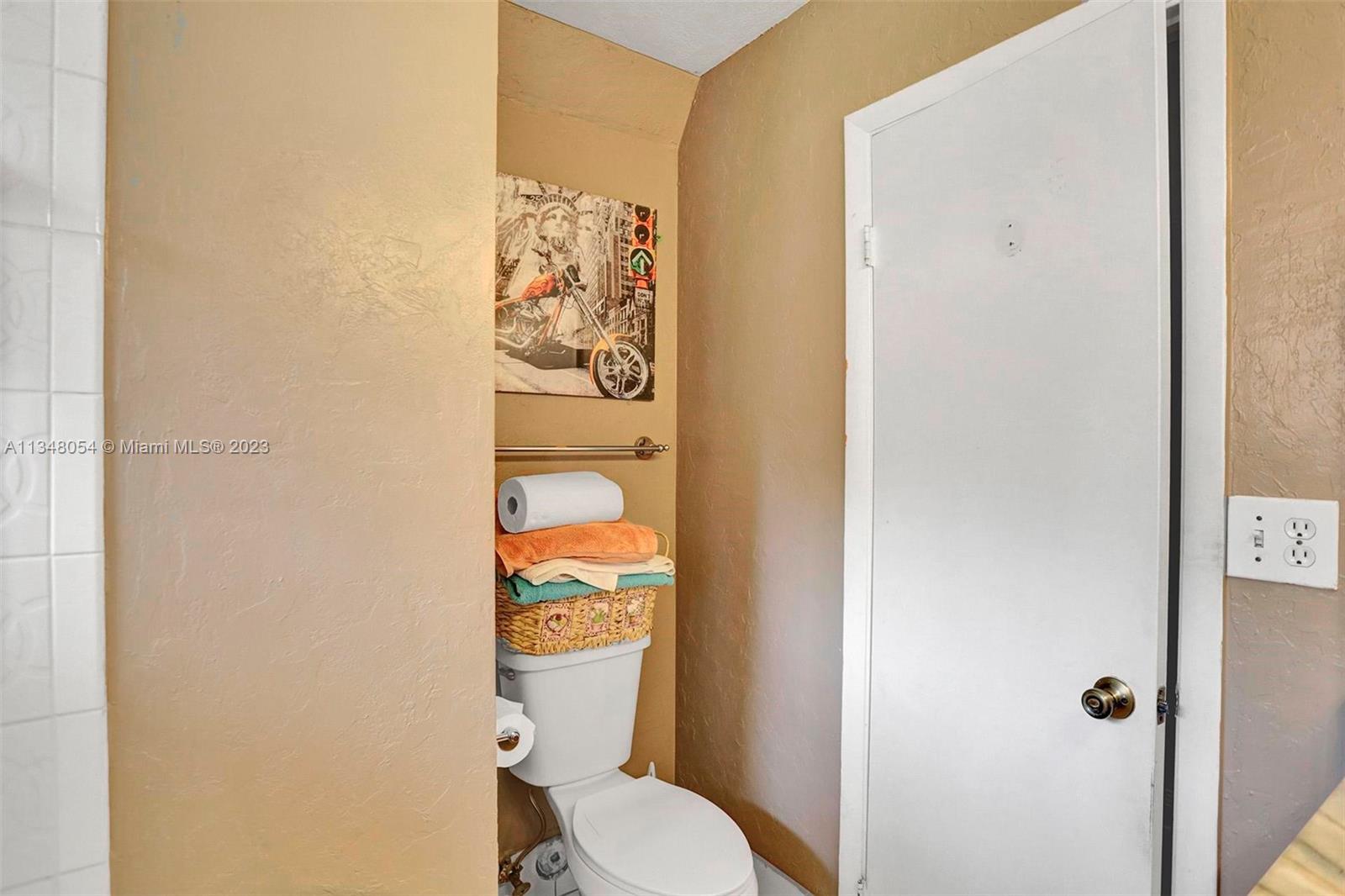 5251 Gate Lake Road, Unit 5251 Tamarac, FL 33319 - Photo 19 of 50 Gallery Image 19