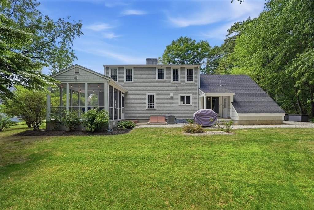 7 Amber Road Hingham, MA 02043 - Photo 3 of 39