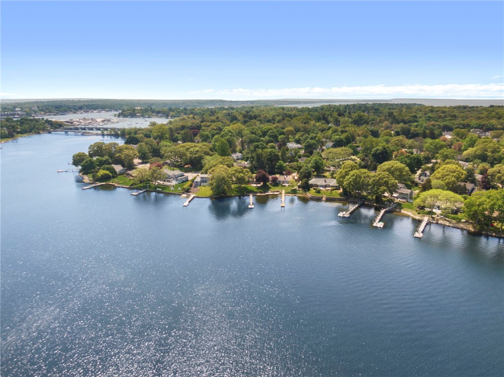 29 Riverside Drive Barrington, RI 02806 - Photo 11 of 37