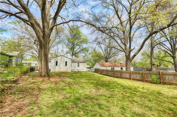$350,000 | 705 West 91st Street, Kansas City, MO 64114