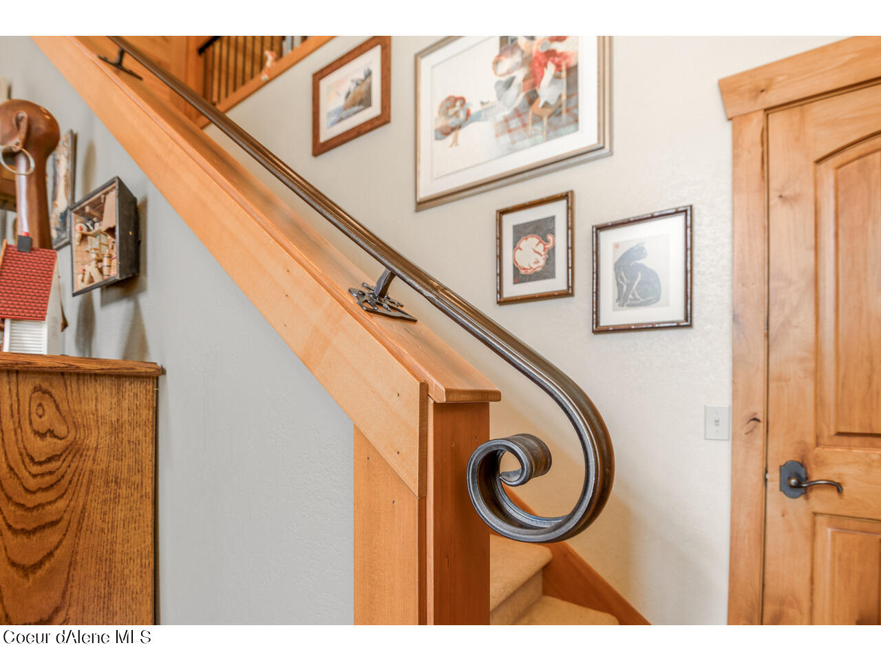 762 Geenen Road Cocolalla, ID 83813 - Photo 23 of 42 28-Staircase