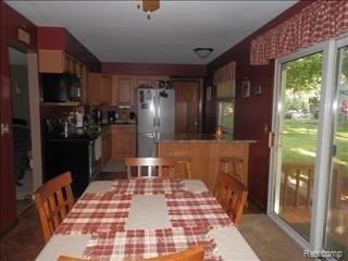 633 West Dean Road Temperance, MI 48182 - Photo 4 of 15 4.jpg