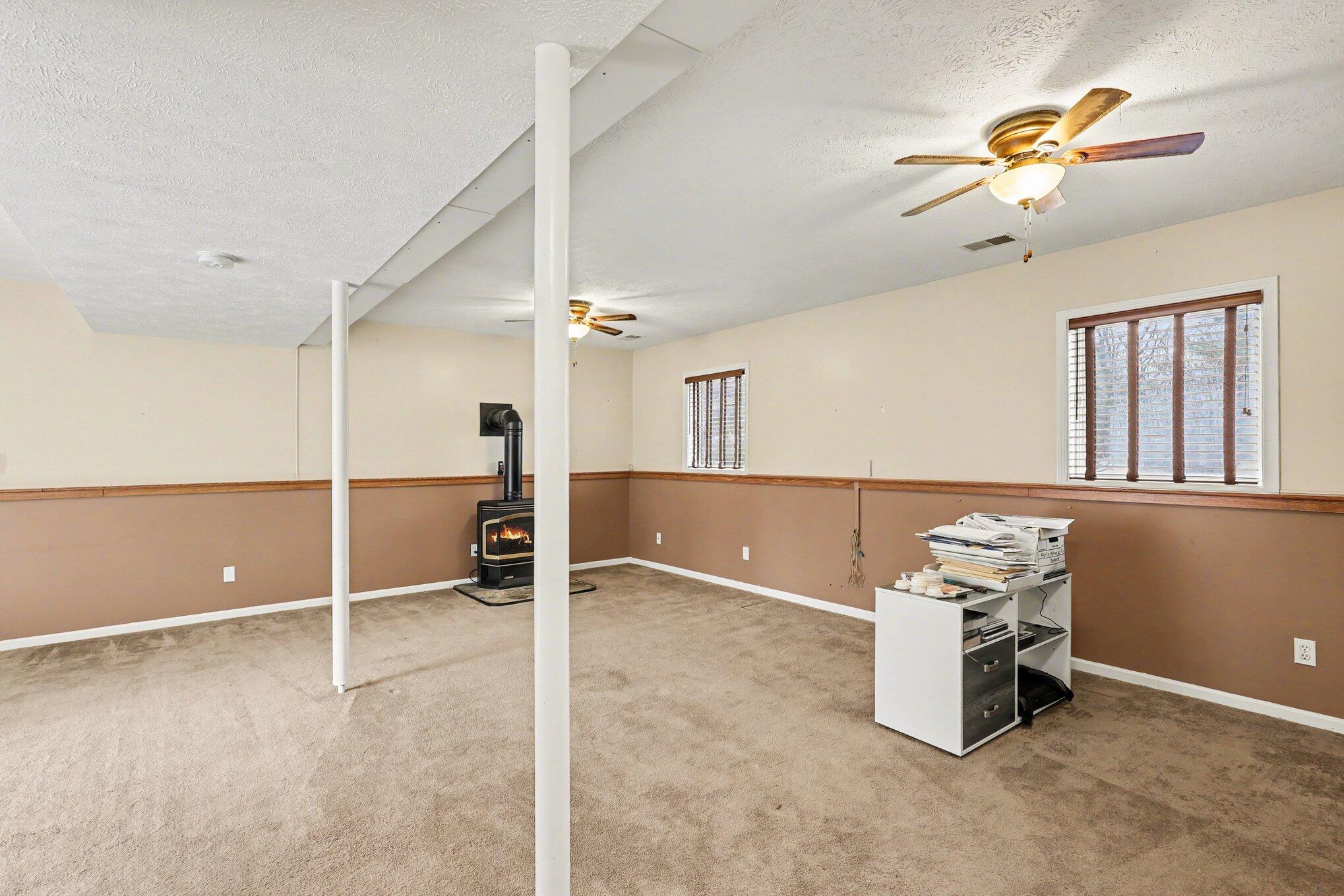 5314 West Lakewood Road Whitehall, MI 49461 - Photo 20 of 26 016_file_3126