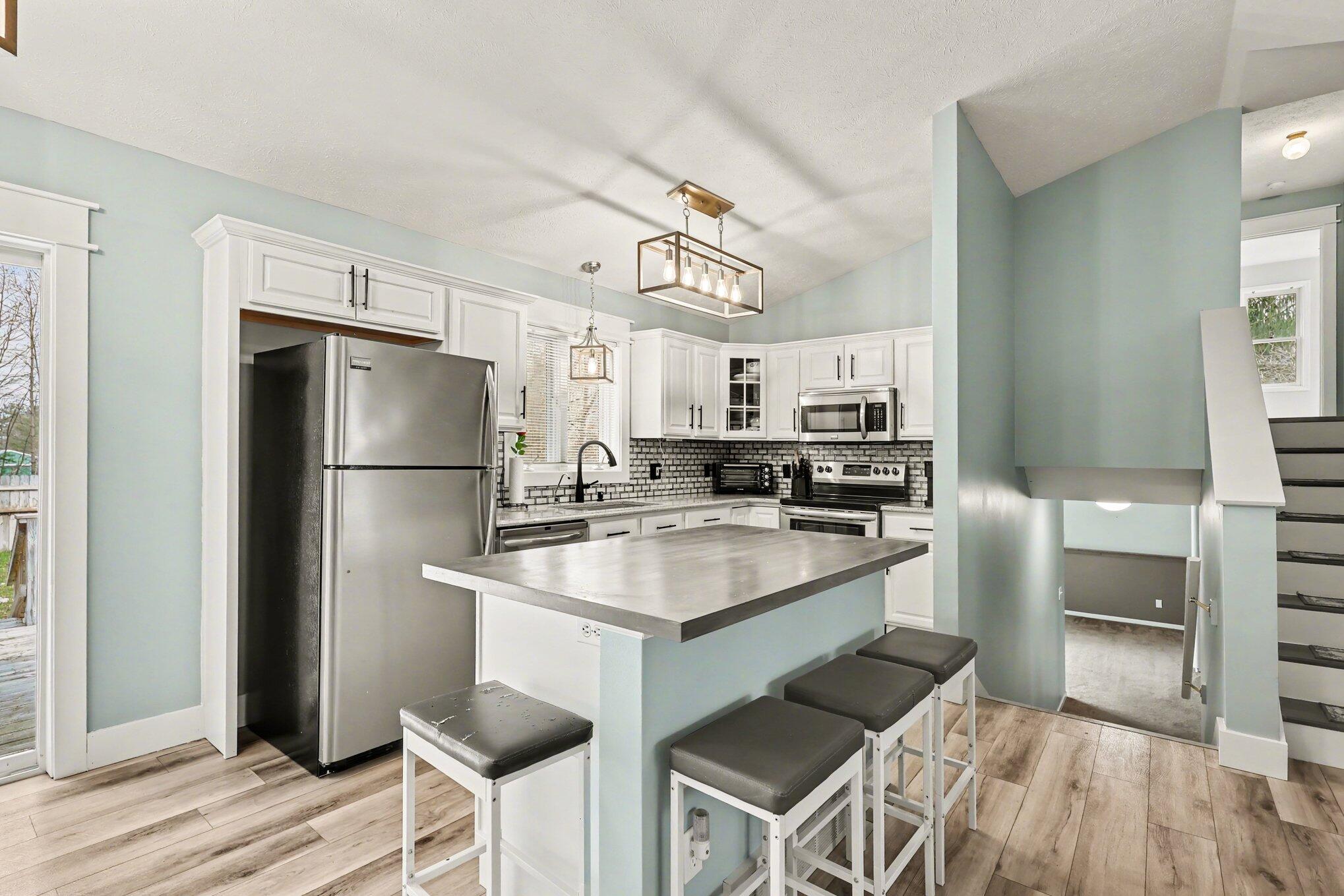 5314 West Lakewood Road Whitehall, MI 49461 - Photo 6 of 26 021_file_9999