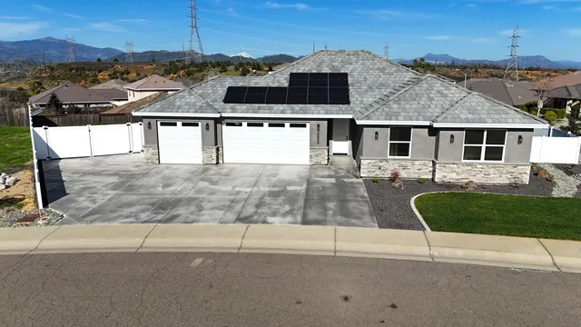 $575,000 | 4806 Ferrington Court, Redding, CA 96003
