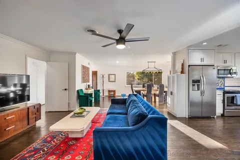 a view of a back yard of the house