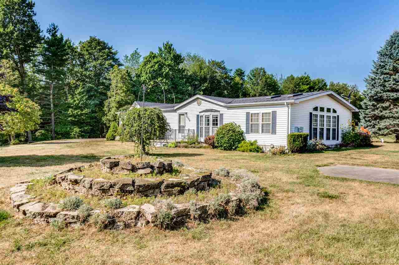 2390 Lakeshore Road Applegate, MI 48401 - Photo 2 of 38