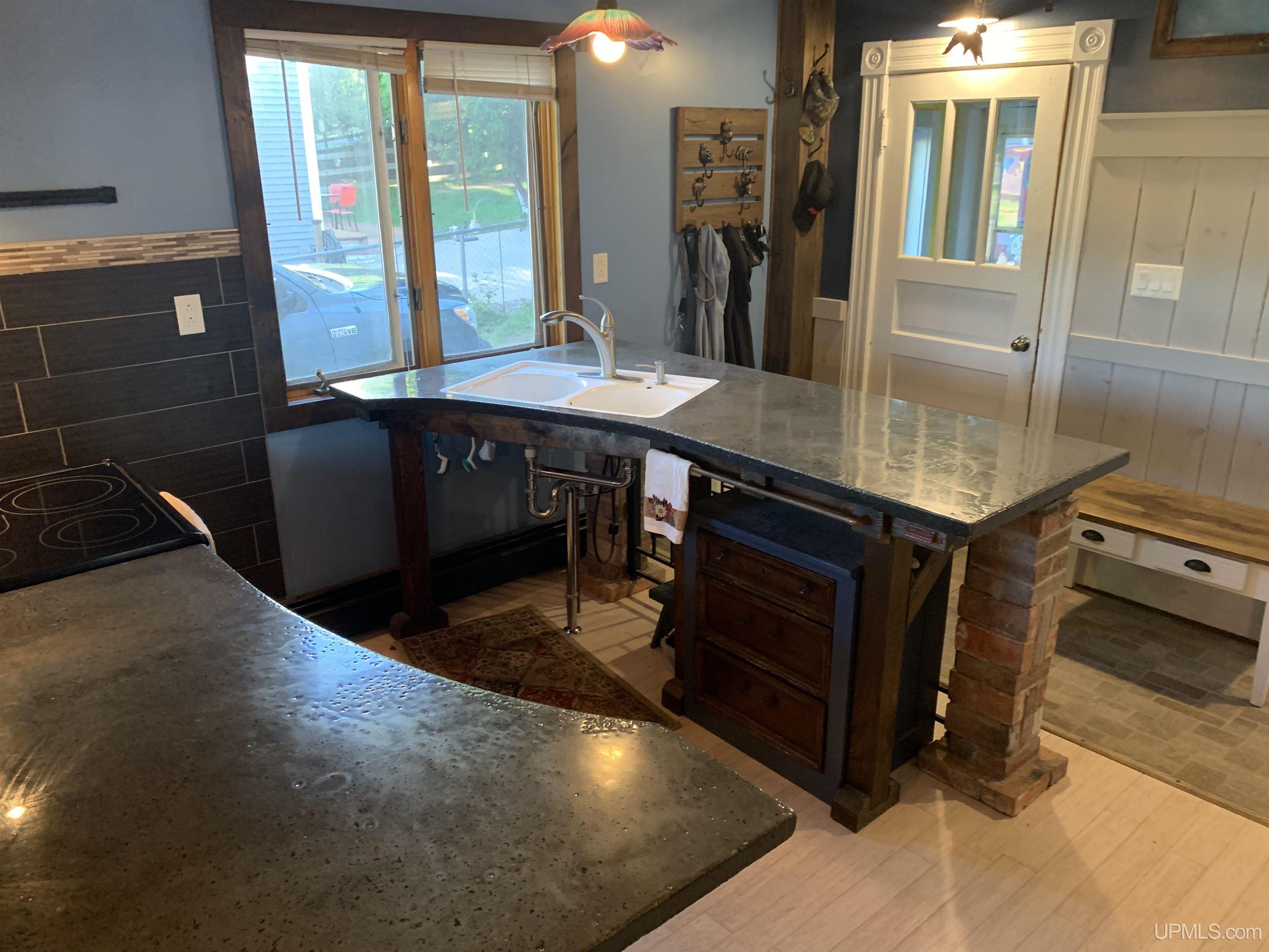 513 West Spring Street Marquette, MI 49855 - Photo 11 of 40