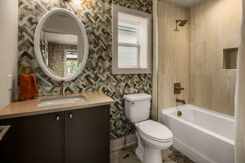 $799,900 | 323 Edith Circle, Nashville, TN 37208