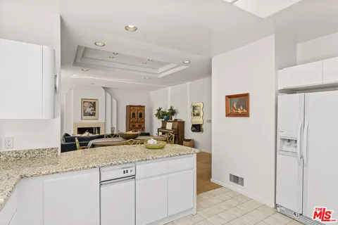 $2,125,000 | 10055 Reevesbury Drive, Beverly Hills, CA 90210