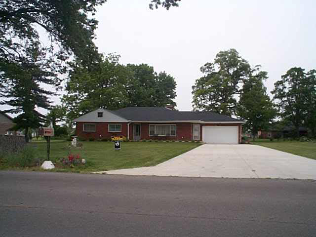 7020 West Cornbread Road Yorktown, IN 47396 - Photo 2 of 9