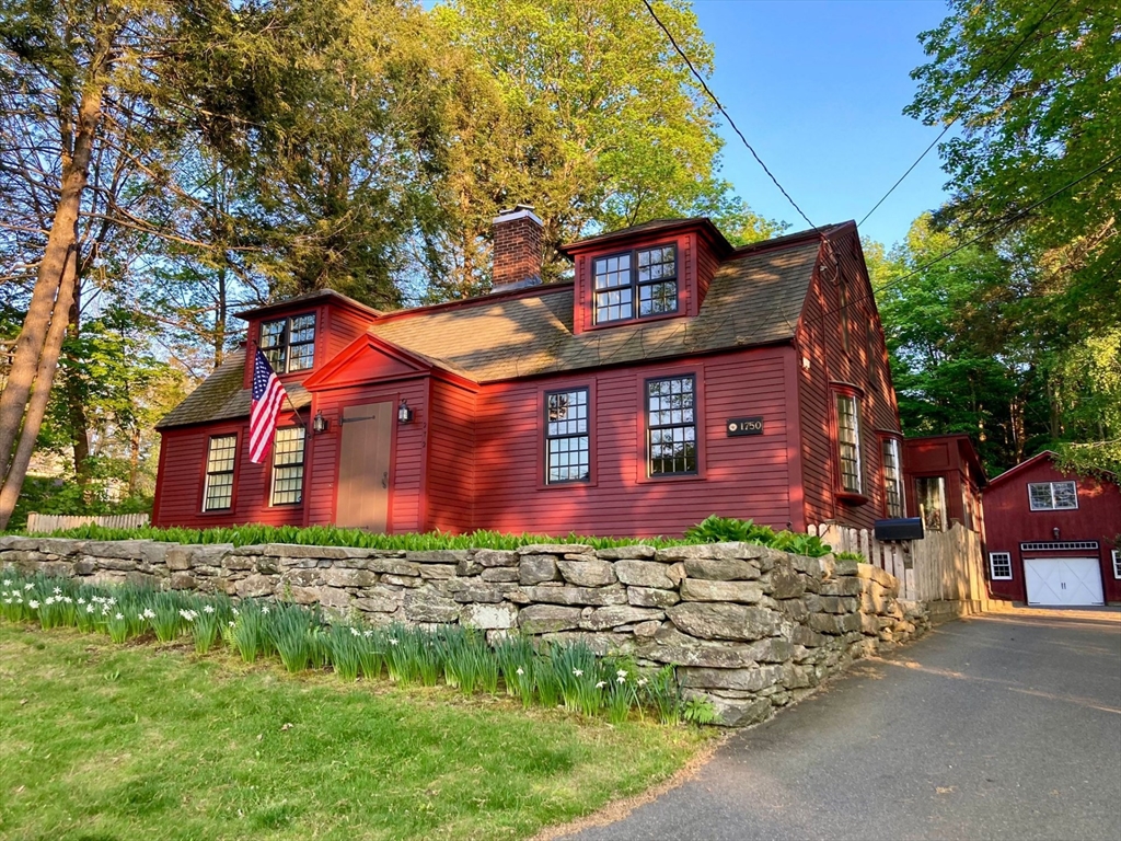 272 Amity Street, Amherst, MA 01002 Compass