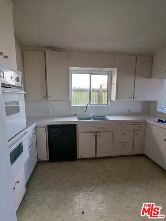 343 Fowling Street Playa del Rey, CA 90293 - Photo 12 of 52