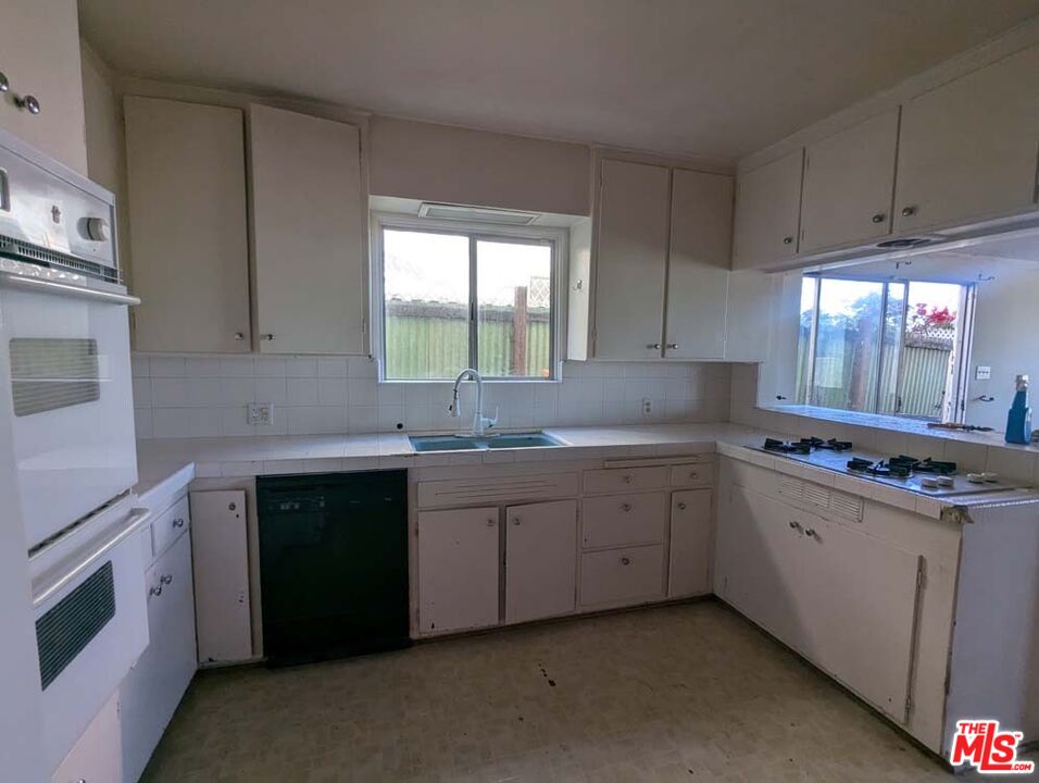 343 Fowling Street Playa del Rey, CA 90293 - Photo 13 of 52