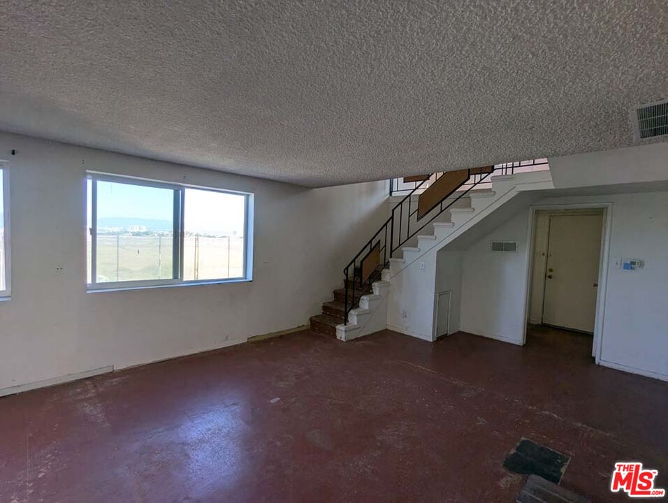 343 Fowling Street Playa del Rey, CA 90293 - Photo 8 of 52