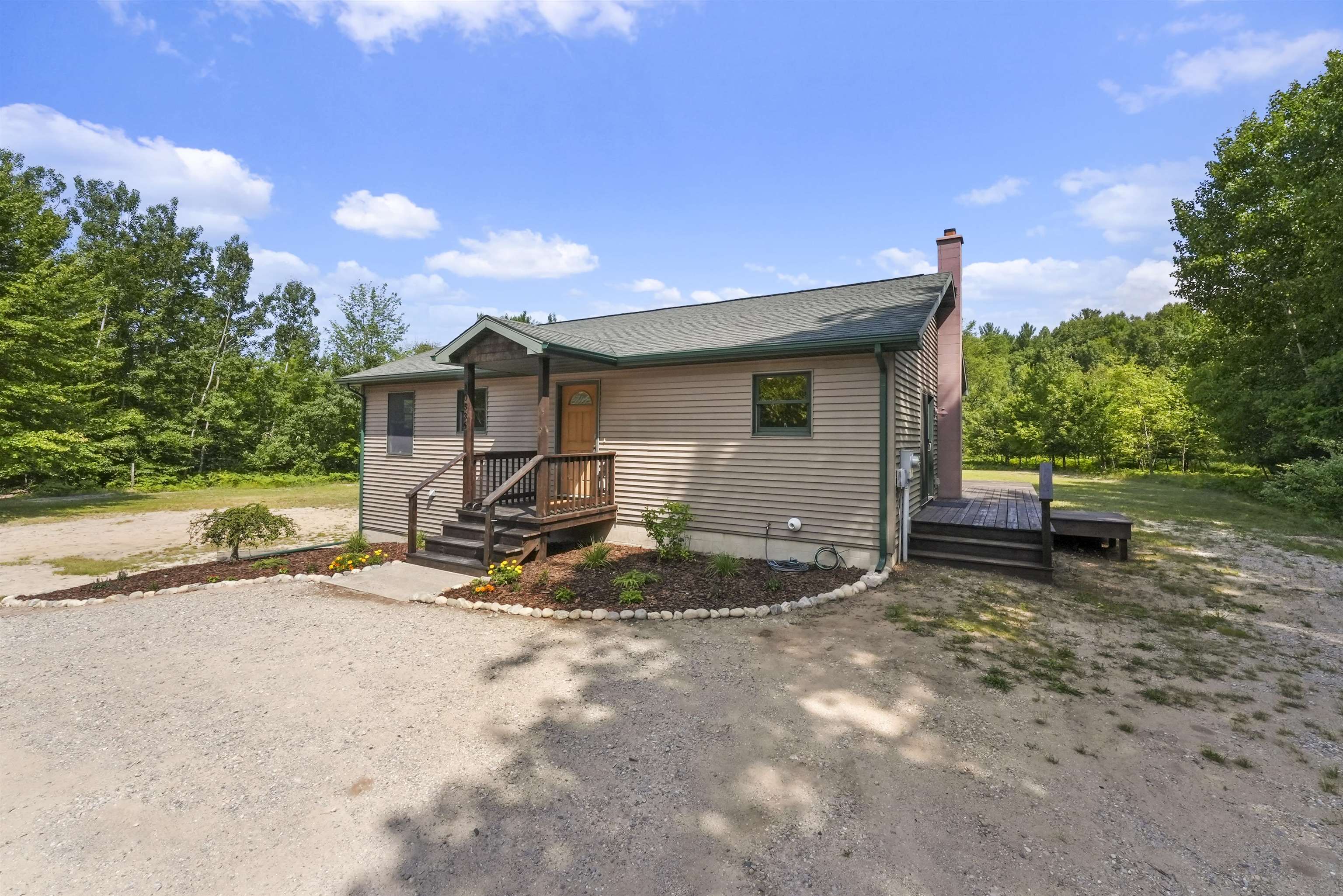 10536 Ryan Road Honor, MI 49640 - Photo 31 of 33 1925114-d001dd23-e7fa-4cb7-8759-d524ac78c628.JPG