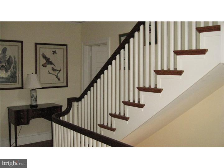 210 South Radnor Chester Road Villanova, PA 19085 - Photo 17 of 23 Hallway