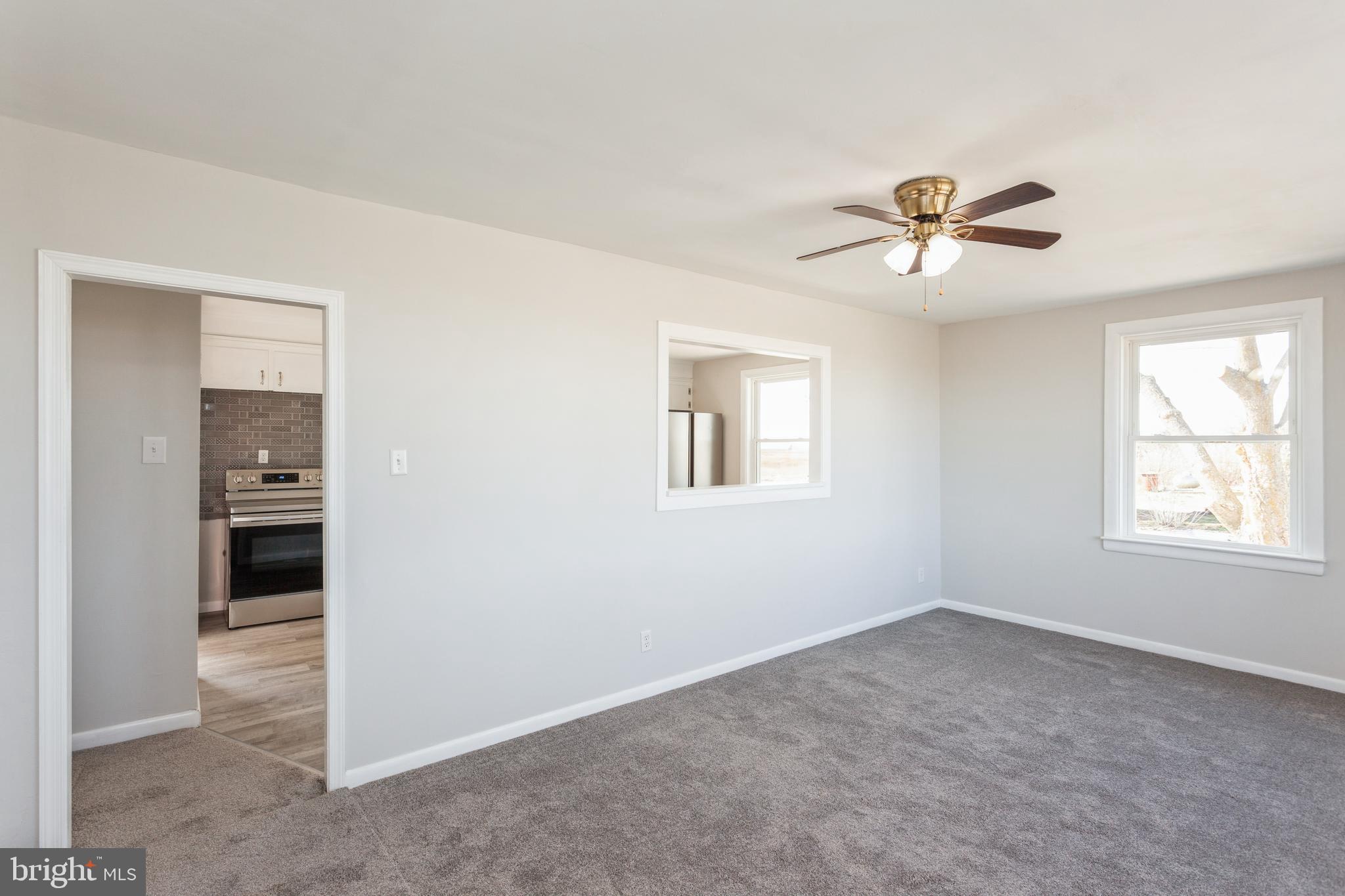 7744 Riverview Road Westover, MD 21871 - Photo 7 of 31 Living Room!